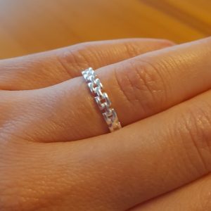 Anillo Tejido y circón